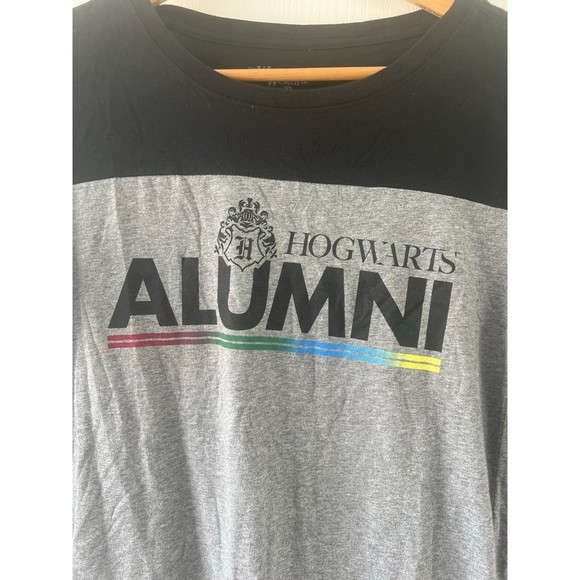 NWT Harry Potter Universal Hogwarts Alumni 3/4 Sleeve T-Shirt Size XS - Picture 5 of 6